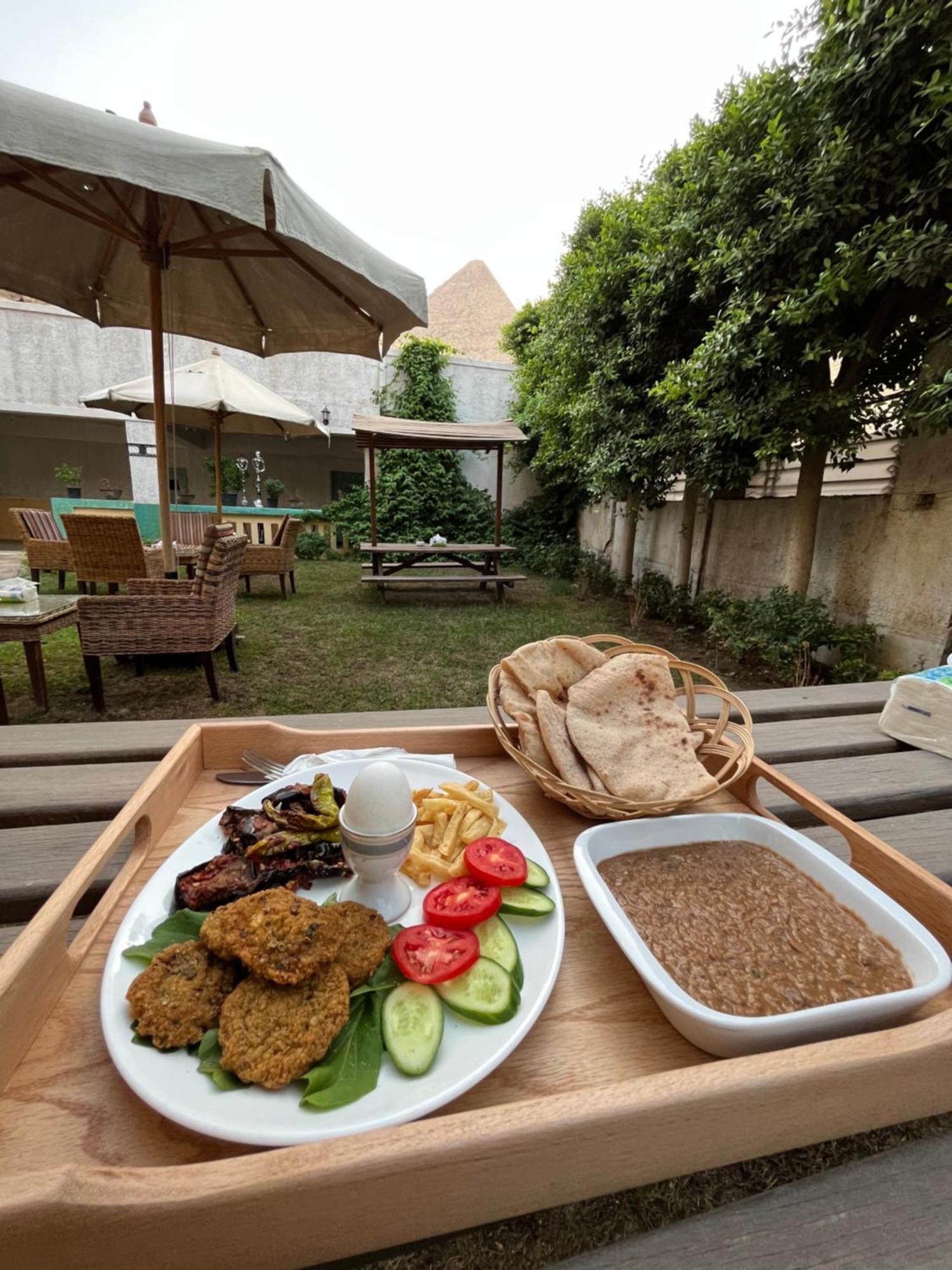 The Grand Pyramids View Hotel Kafret el-Gabal Exterior photo