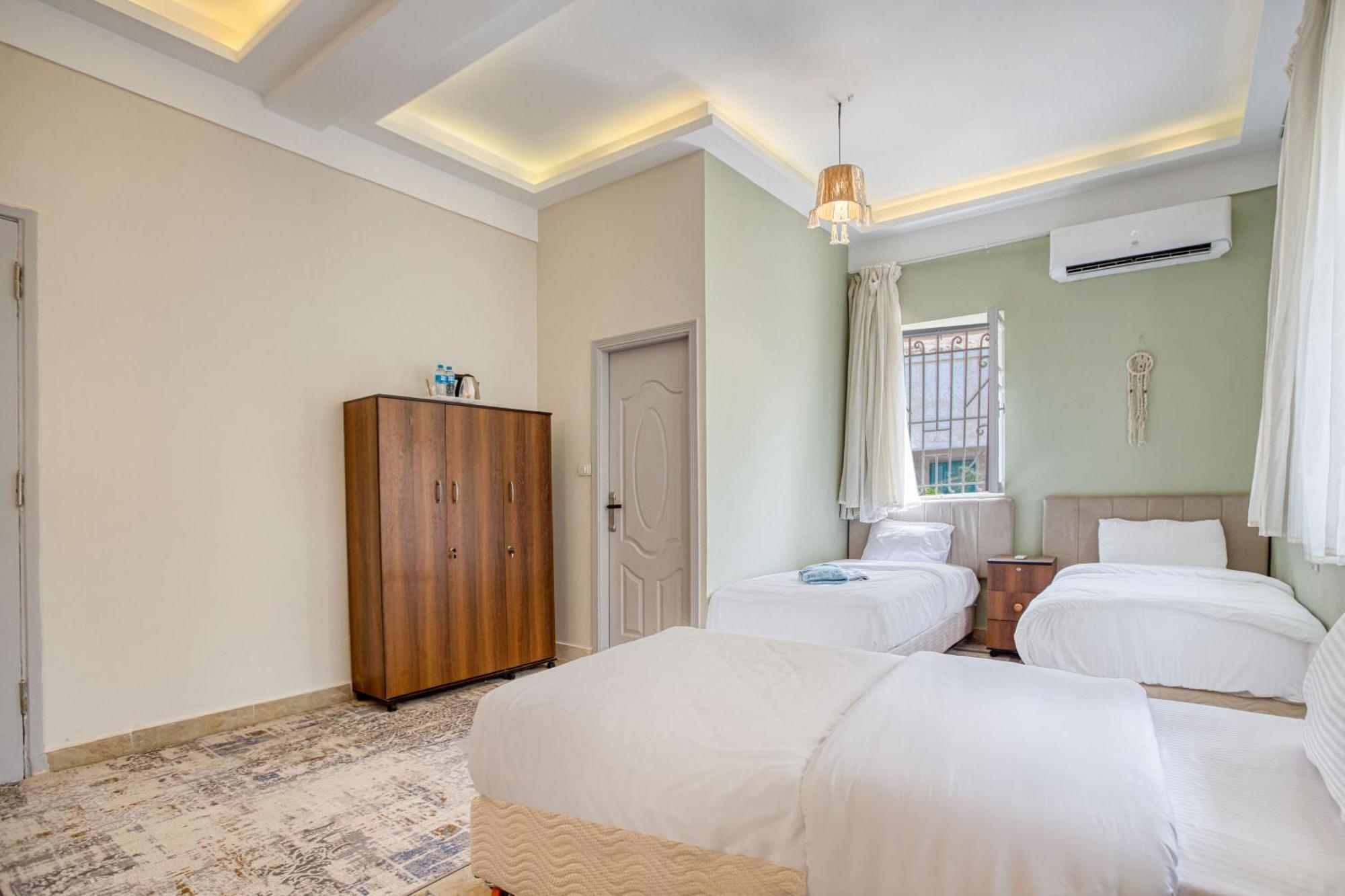 The Grand Pyramids View Hotel Kafret el-Gabal Room photo