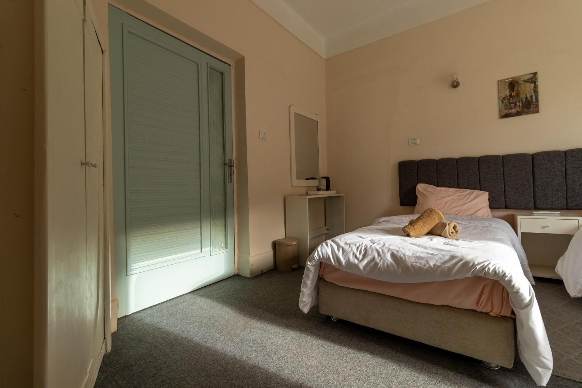 The Grand Pyramids View Hotel Kafret el-Gabal Room photo