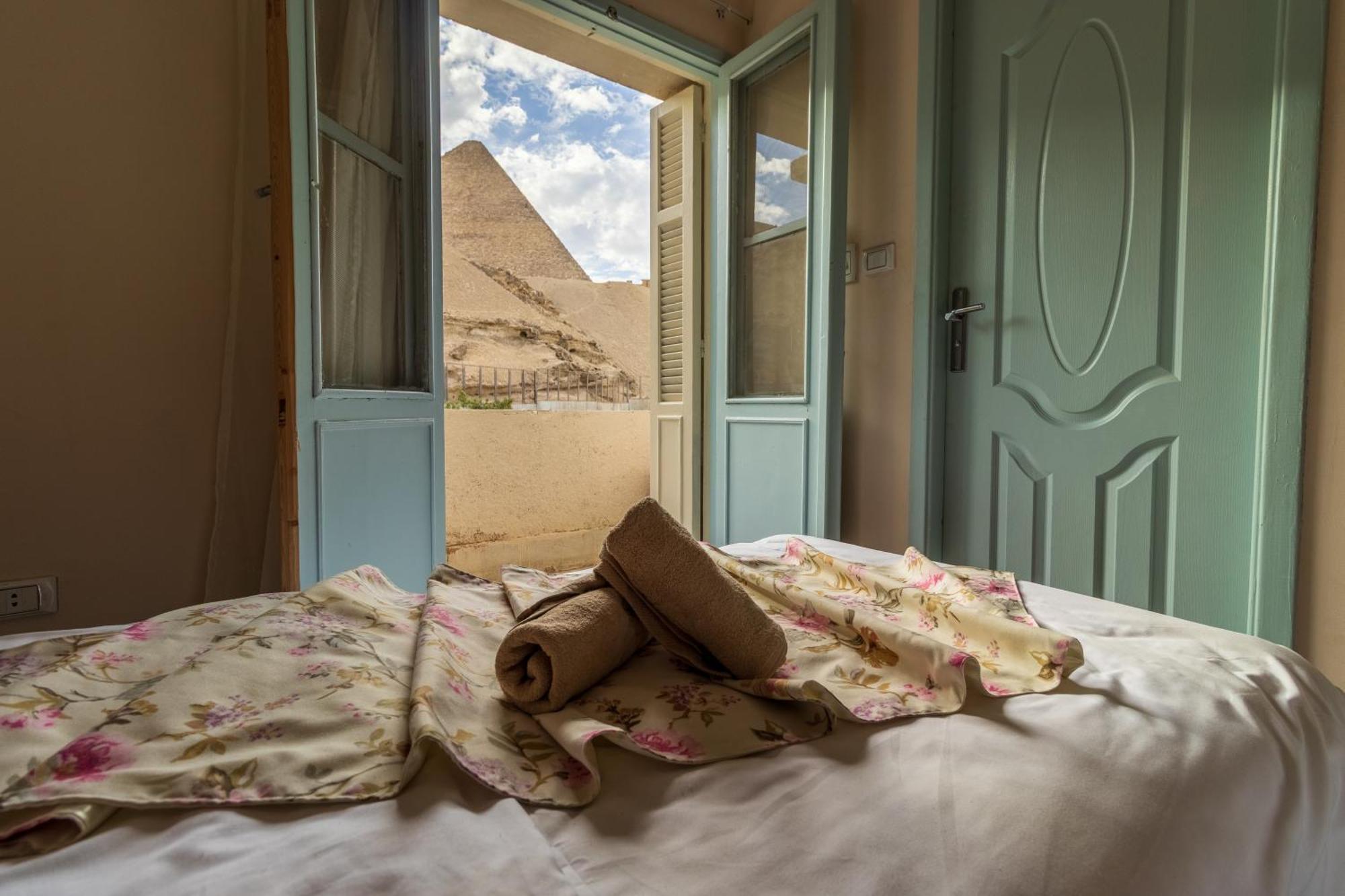 The Grand Pyramids View Hotel Kafret el-Gabal Room photo