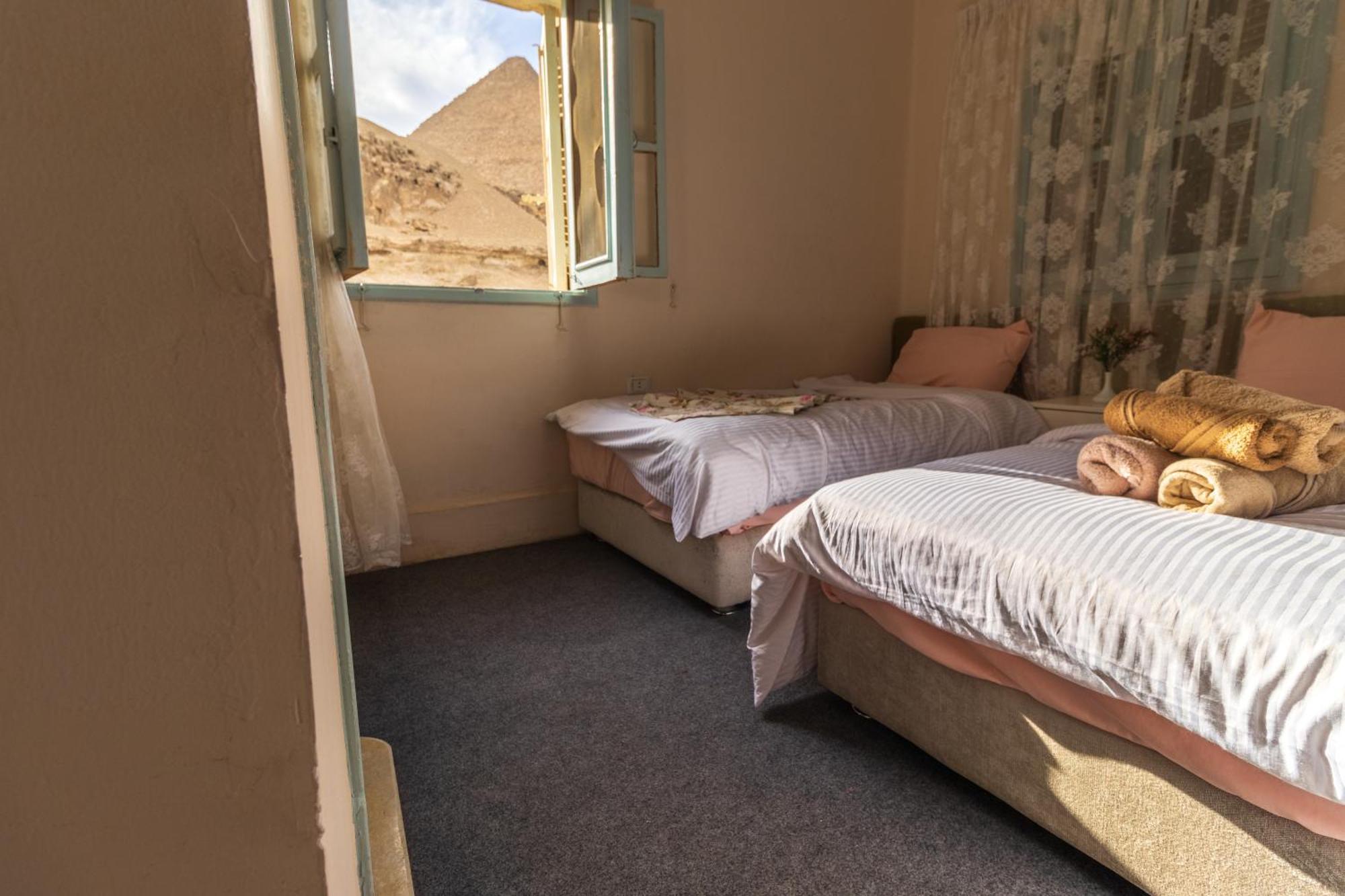 The Grand Pyramids View Hotel Kafret el-Gabal Room photo