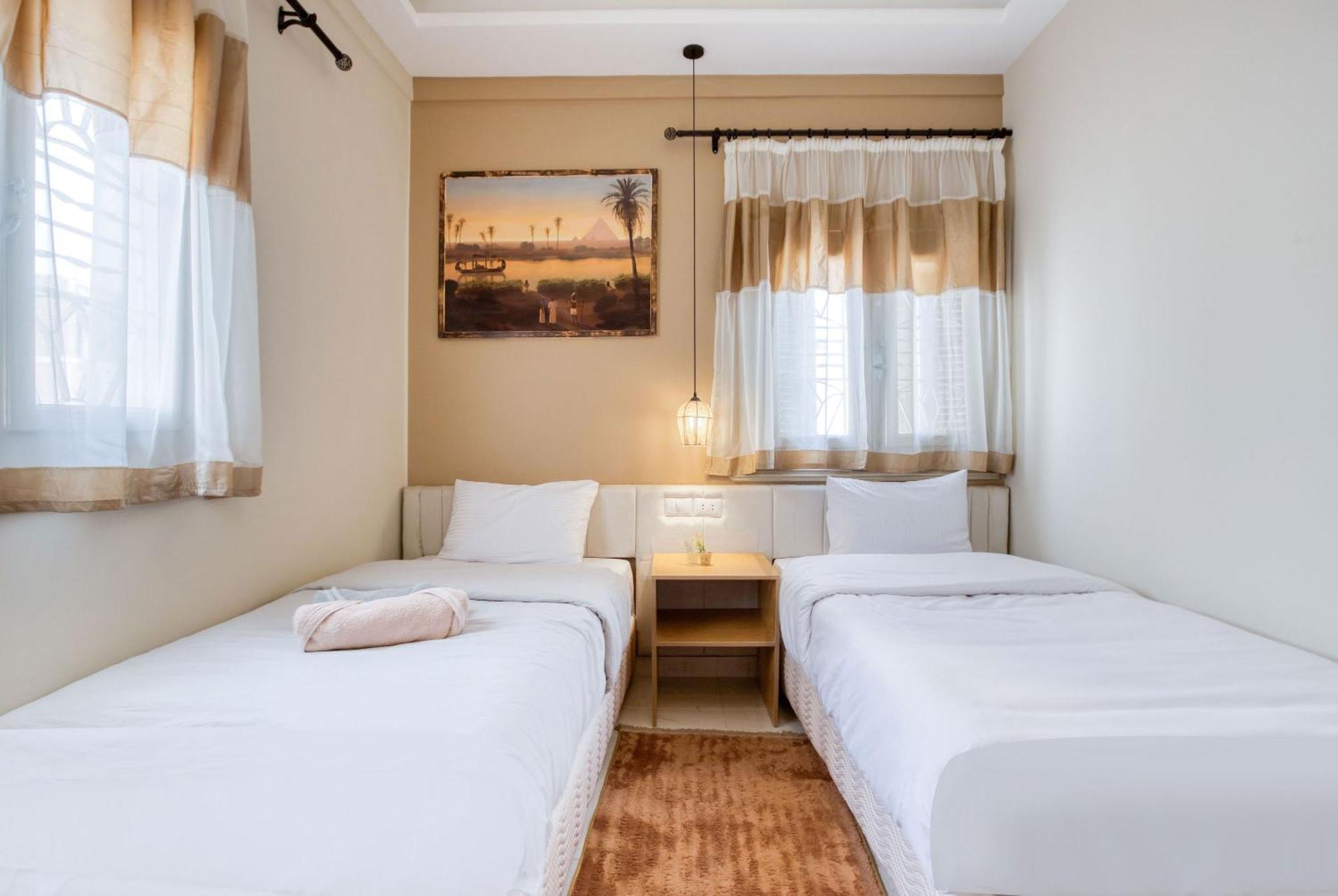 The Grand Pyramids View Hotel Kafret el-Gabal Room photo