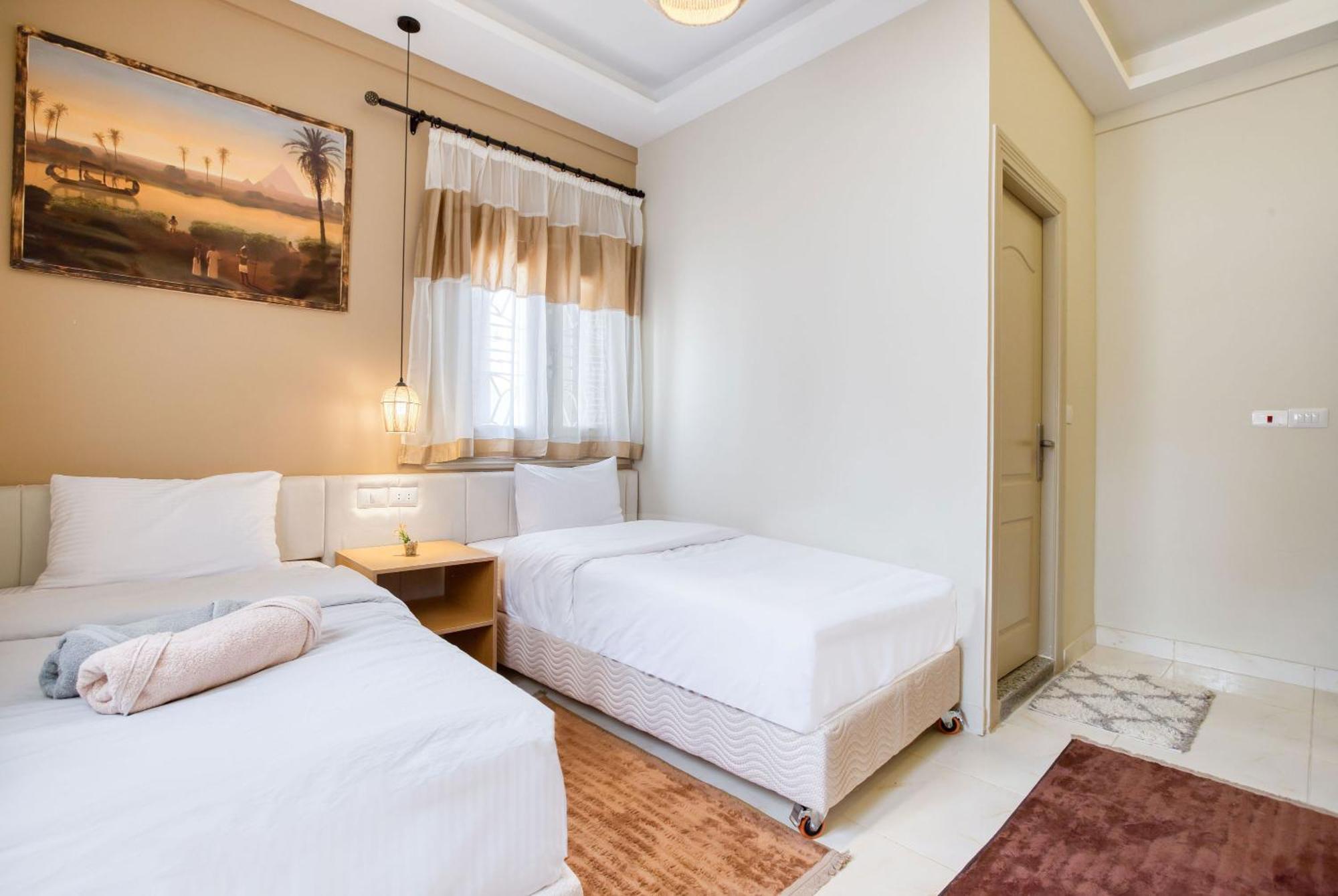 The Grand Pyramids View Hotel Kafret el-Gabal Room photo