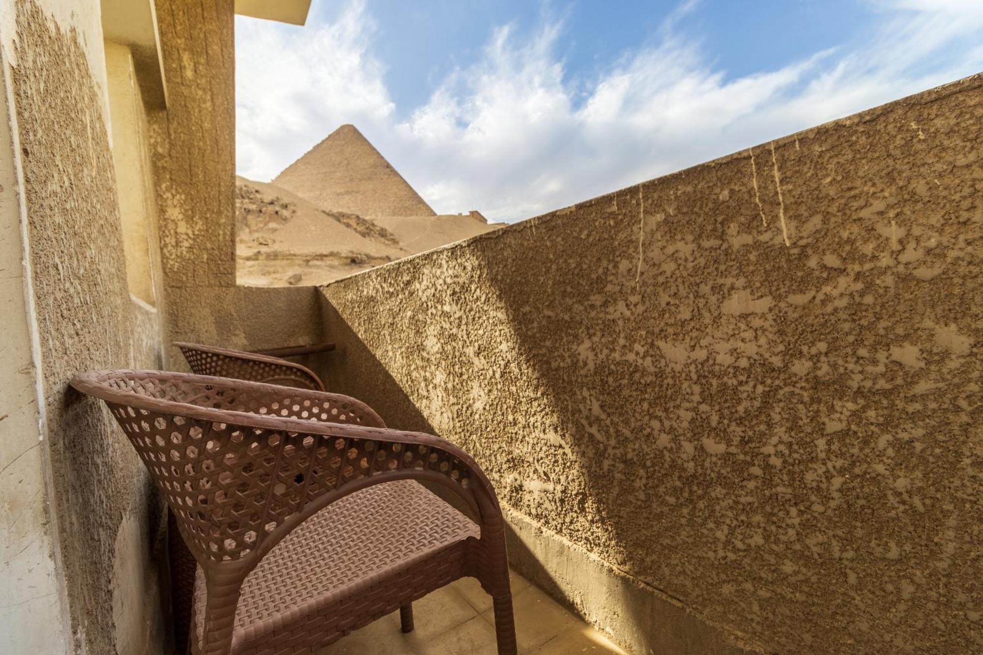 The Grand Pyramids View Hotel Kafret el-Gabal Room photo